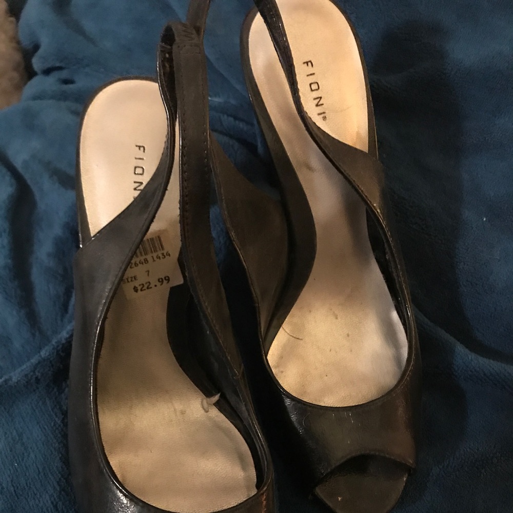 Peep toe shoes*******DONATED